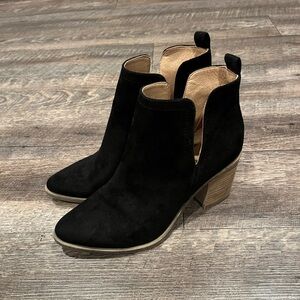 Pointed Toe Ankle Booties